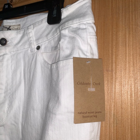 Cold Water Creek NWT white embroidered bootcut jeans size 12 - Picture 3 of 5